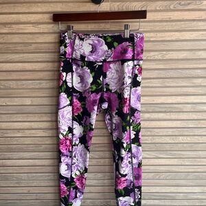 Victoria Secret Floral Print 7/8 Leggings - Purple Pink Peony - Size Small